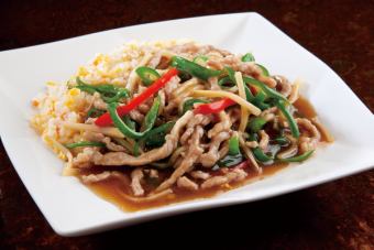 青椒肉絲あんかけ炒飯