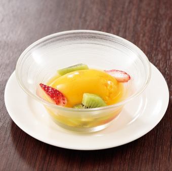 マンゴープリン（フルーツ添え）