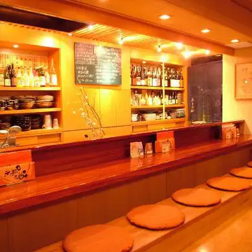 The counter seats, with a total of 10 seats, are special seats that are perfect for a quick drink by yourself or for a date.The real pleasure of this seat is being able to enjoy the excitement of watching the chef demonstrate his skills right before your eyes! You can spend a luxurious time sipping carefully selected alcohol while surrounded by the aroma of Kanazawa oden.Please enjoy the Japanese atmosphere to the fullest with all your senses.