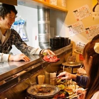 Popular counter seats that are reputed to be surprisingly cozy ☆ The meat is carefully cut out one by one in front of you, so you can try out pieces of the finest rare parts, etc. Most of them are big fans at this counter seat ♪