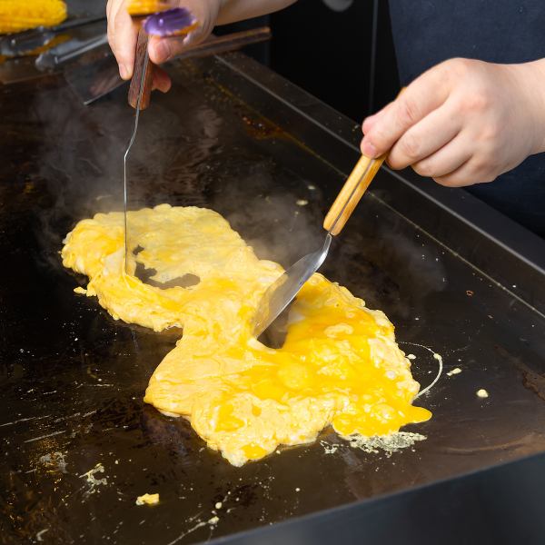 ふわとろ食感とやさしい出汁香る鉄板焼きだし巻き卵