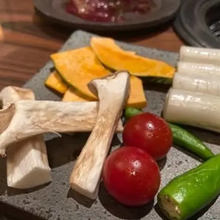 新鮮な野菜とA5ランク佐賀牛がお楽しみ頂けます。