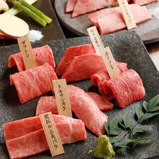 【極上佐賀牛究極の部位コース－A－】A5ランク佐賀牛の稀少部位8種と焼きすきコース全11品