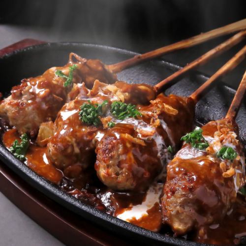 シェアして食べやすい♪串焼ハンバーグ