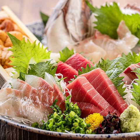 Three kinds of raw fish sashimi