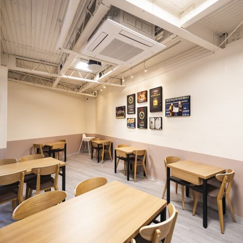 様々な種類のテーブル席