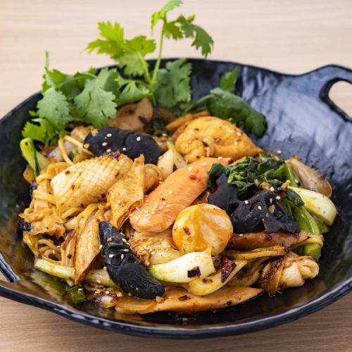 四川省の汁なし麺といえばコレ☆特製ソースがクセになるマーラーシャングォ