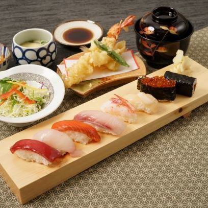 We also recommend a lunch banquet with a sushi set meal.