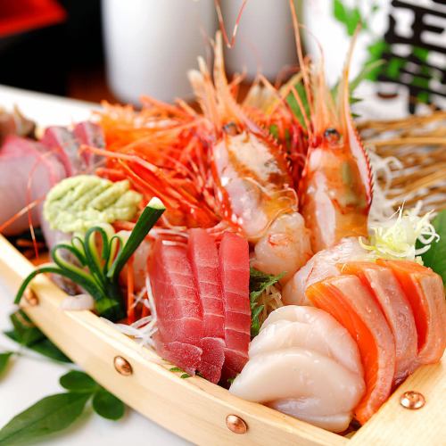 Carefully selected seasonal fish! Assorted sashimi