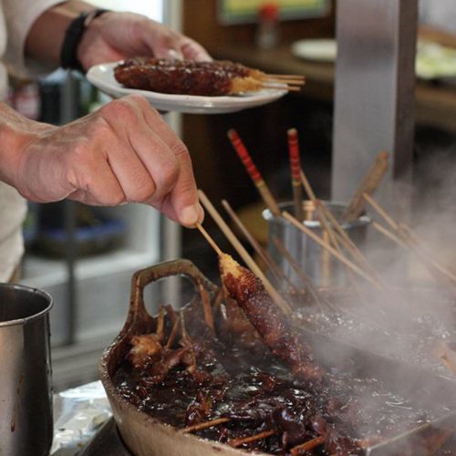 제철의 맛에 대한 고집을.계절과 제철 맛을 고객에게 제공합니다.