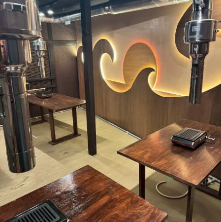 2F　４名様用テーブル席です。