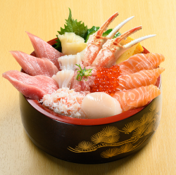 小樽朝市丼（上）カニ