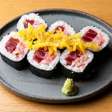 本マグロのトロ鉄火巻