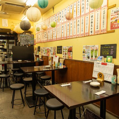 6名掛けのテーブル席は1席ございます。ご家族でご利用いただくのにおすすめの席で、落ち着いてお食事出来ます!