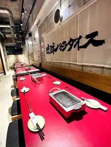 団体様でもゆったり座れるテーブル席
