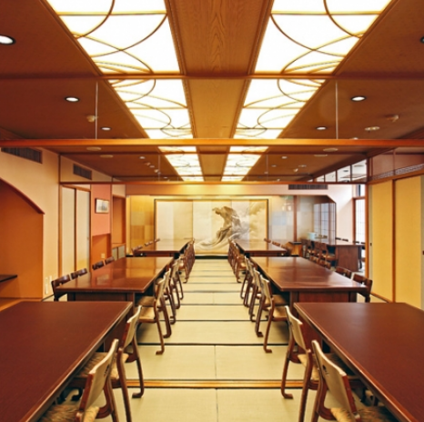 A 5-minute walk from Sannomiya Station! We have a total of 124 seats. We can accommodate parties of up to 70 people. Recommended for large parties in the coming season.
