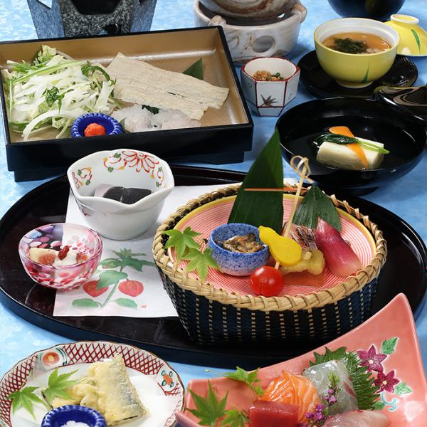 You can choose from a mini kaiseki course starting at 4,500 JPY (incl. tax)!
