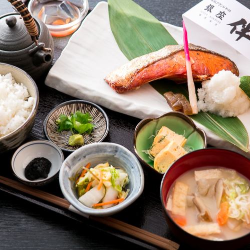 トラウトサーモン干物定食