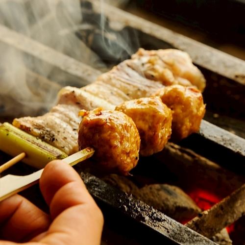【本格焼鳥】手打ちの串を炭火でじっくり焼き上げました