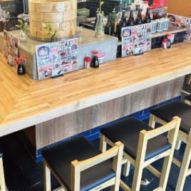 お一人様でもふらっと来店しやすいカウンター席♪仕事帰りのサク飲みにもオススメのお席です◎