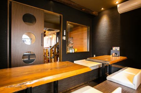 Create a private space with partitions.The private room with a sunken kotatsu can accommodate up to 10 people.Priority will be given to groups of 5 or more.