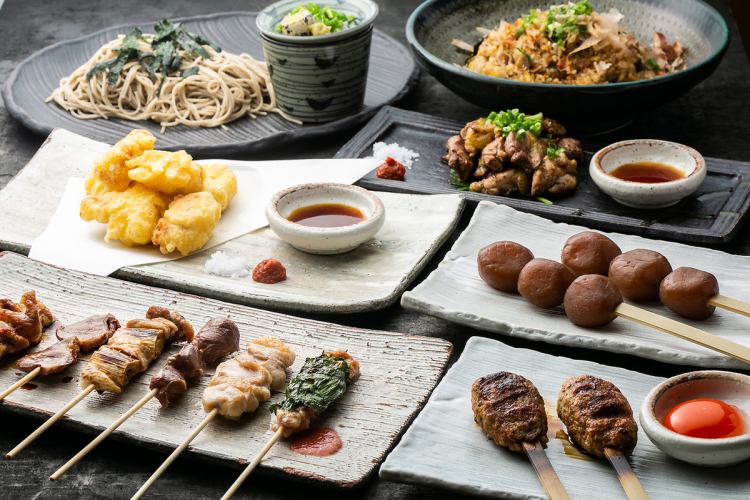 津宫套餐 ◆炭火烤鸡肉串和蒟蒻菜 ◆共9道菜品 ◆3,300日元（含税）