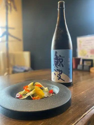 【8月7日(金)】
8月は、火曜日のみお休みとなってます。
お盆休み期間中(13日〜16日)も、通常通り営業しておりますが、焼鳥等食材確保の為、事前にご予約・お問い合わせいただけると幸いです🙇♂️
まだまだ暑い日が続きますが、
どうぞ熱中症などにお気をつけて、
無理なくお過ごしください。
それでは、本日も鶫屋でお待ちしております😊
【炭火焼鳥と蒟蒻の店 鶫屋】
○鶴橋駅徒歩5分
○東成区東小橋3-20-31
○06-4306-3299
○営業時間17:30〜23:00
2階個室のご利用は5名様から承っております。
各種ご宴会・飲み放題プランもございます。
👉メニュー、ご予約はプロフィールリンクから