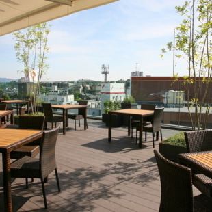 Open terrace seats overlooking Hirakata city! At the terrace seats, you can enjoy exquisite Chinese food while gazing at the night view.