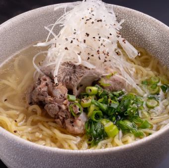 牛出汁テールラーメン