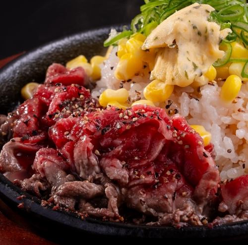 Beef fried rice on a hot plate