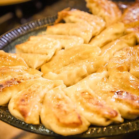 こだわりに肉汁餃子！どんなシーンでも気軽に美味しく楽しめる本格餃子をお楽しみ下さい。
