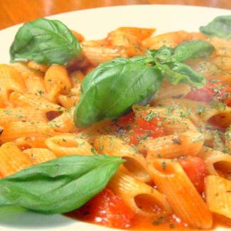 Fresh tomato and basil penne