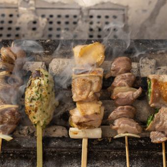 【博多焼鳥コース】名物スパイシーチキン、きなこ豚の豚バラ含む全7品2h飲み放題付き【4500円】