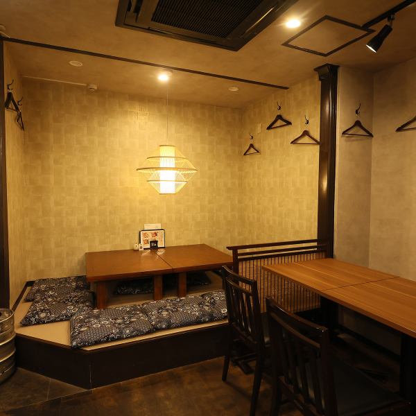 The tatami room can seat 6 to 8 people.Take off your shoes and enjoy your meal while relaxing as if you were at home! This is also a recommended seat for those with small children.Please use our restaurant not only for drinking parties but also for those who do not drink alcohol or for meals with your family.Enjoying delicious food with your family will fill your heart and stomach!