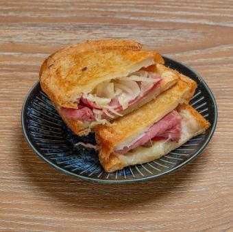 ルーベンホットサンド