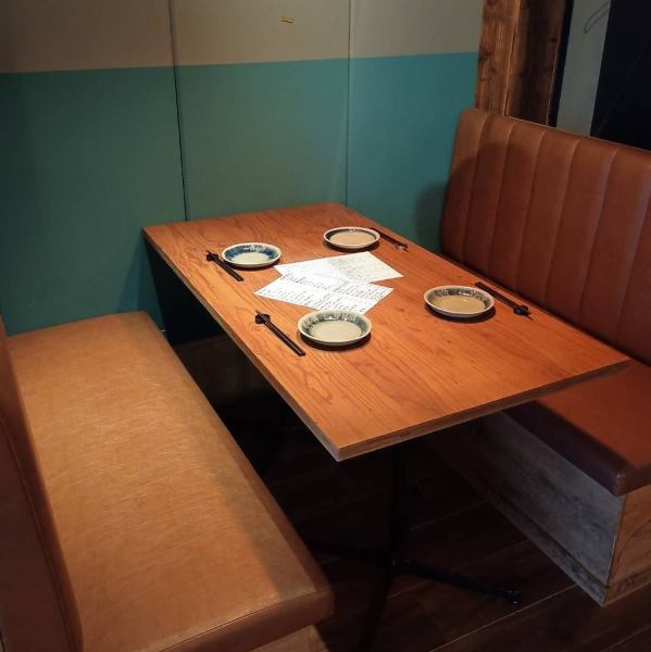 大人が通いたくなるお店♪ソファ席でごゆっくりとおくつろぎください。