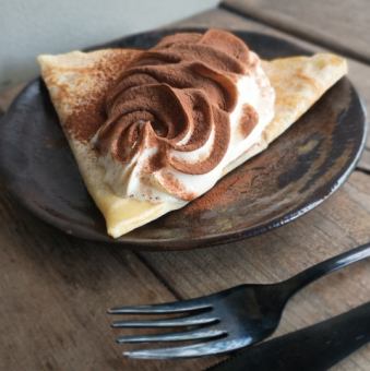 焼きたてティラミスのクレープ　エスプーマ仕立て