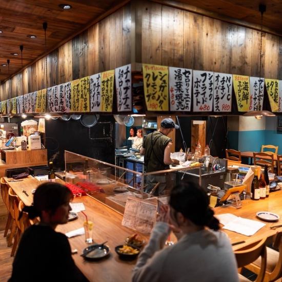 落ちついた雰囲気の店内でゆったりとした時間をお過ごし下さい。