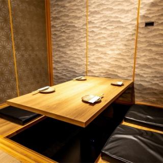 These side-by-side seats are recommended for two people or couples.This is a private room for two people.Please enjoy your private space to the fullest.Please use this when you want to spend special time with someone important, such as on a date.