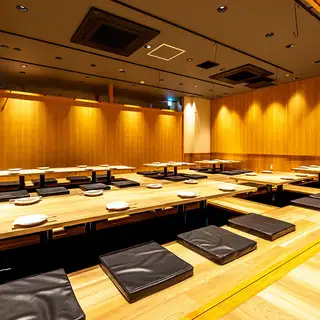 完全個室多数あり！厳選した料理、日本酒を嗜むのに最適な落ち着いた雰囲気の個室を豊富にご用意してお待ちしております。