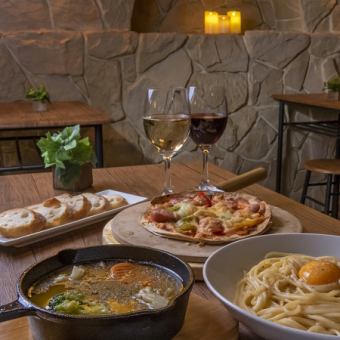 【スタンダードコース】 お料理5品＋90分飲み放題☆ 3,300円（税込） ソファー席確約特典付き！