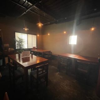 Please contact us in advance if you would like to reserve the entire room or use it for a large number of people! It can accommodate up to 30 people!