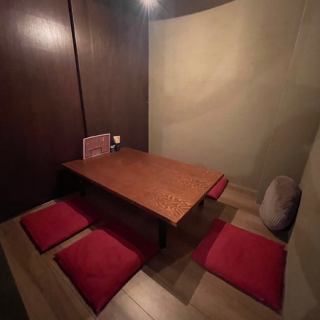 The tatami-matted private rooms are great for a variety of occasions, such as family gatherings and banquets for small groups★