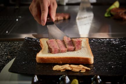 【口の中でとろける肉汁◎】宮崎牛プレミアムコース<ロース>100g◆7800円(税込)
