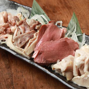 四種內臟刺身★ 包含五花肉、牛肚、牛肚、豬心等所有內臟刺身。