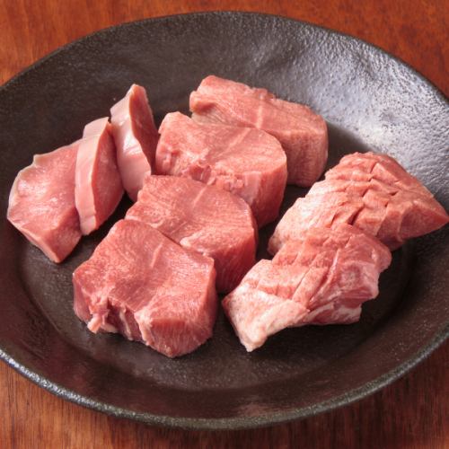 悶絶のタン全部乗せ