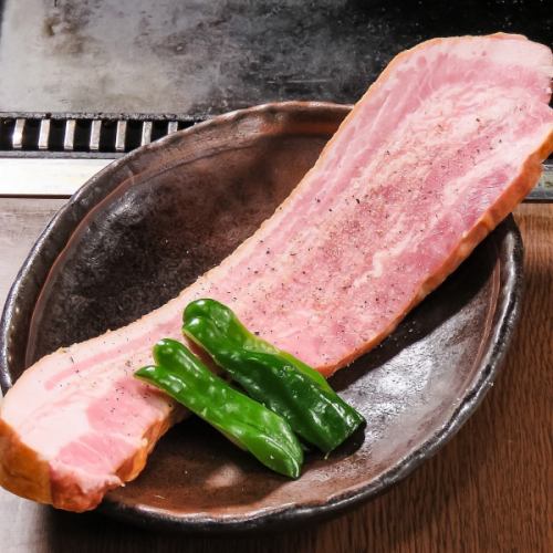 【お肉】ベーコンステーキ/なんこつ