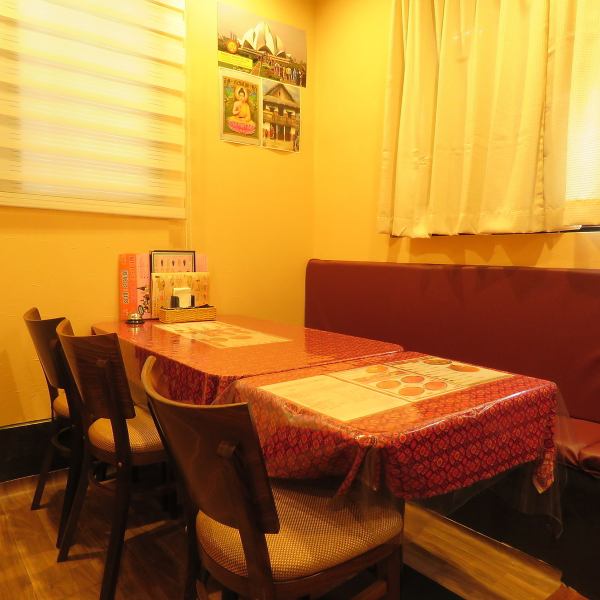 [For girls-only gathering / small drinking party] We also have bench sofa seats that are perfect for families and small girls-only gatherings! You can relax and relax while enjoying conversation and dining on the spacious sofa seats ☆ Enjoy exquisite Indian and Nepalese cuisine in the restaurant with plenty of atmosphere ☆