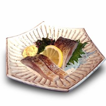 Seared fatty mackerel