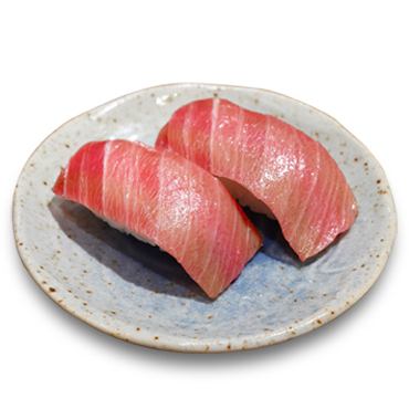 2 pieces of medium fatty tuna